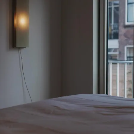 Man Met Bril Koffie Hotel Rotterdam
