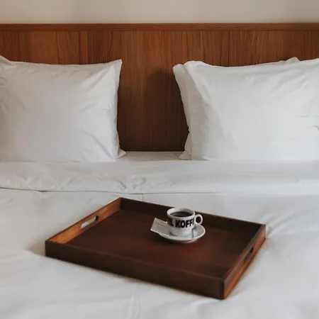 Man Met Bril Koffie Hotel *